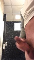 TBT to my first public cumshot at the gym 😍