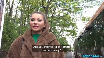 Anna Polina wants to earn some extra money