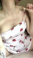 this real girl and her tits are back and we are all feeling sweet 🍓
