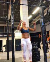 Synne Krokstad from Norway works her core