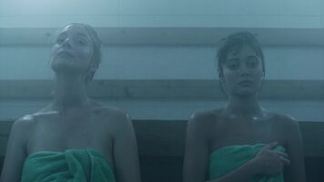 Ella Purnell - Sweetbitter 2x01