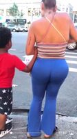 This kid gets it, booty lover