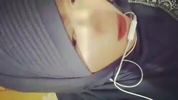 Hijabi masteurbating